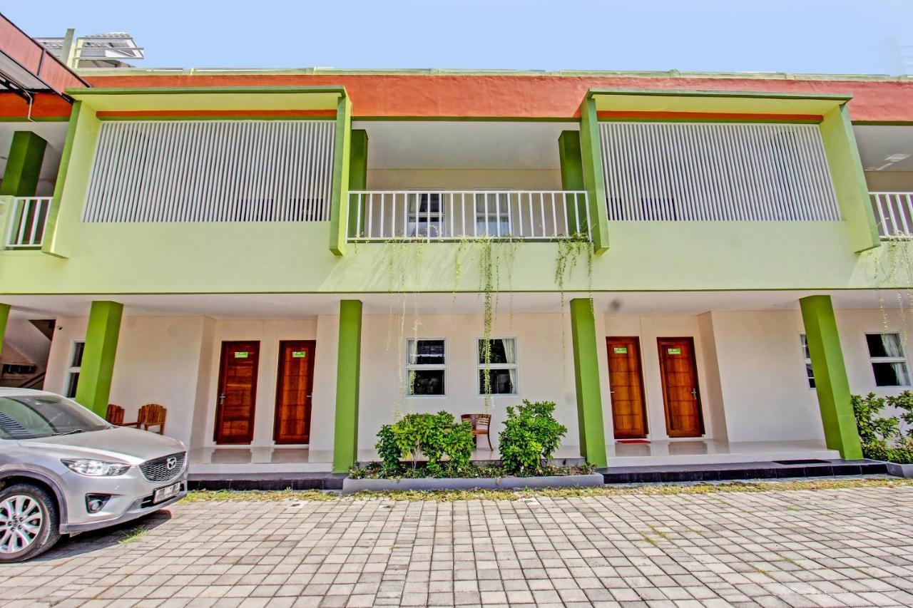 Capital O 91384 Rintaka Residence スンギギ エクステリア 写真